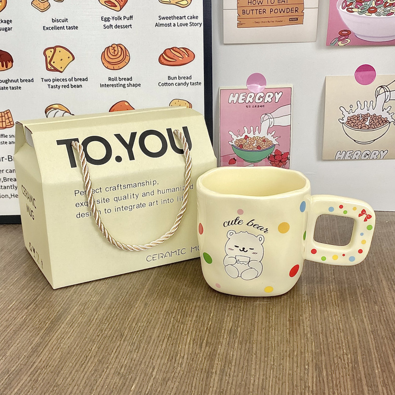 Taza de cerámica Taza de dibujos animados creativa Regalo de mano Regalo de cumpleaños lindo Taza para beber para niñas Taza de café para parejas