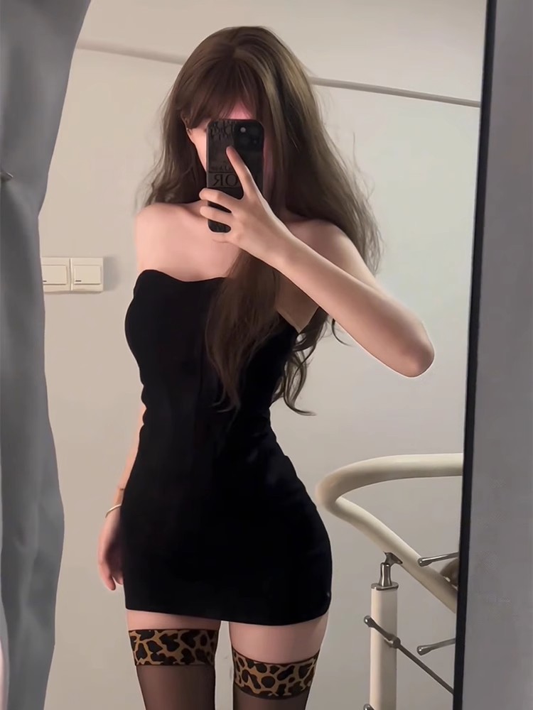 辣妹鱼骨抹胸连衣裙纯欲性感内搭带胸垫包臀裙收腰紧身小个子短裙
