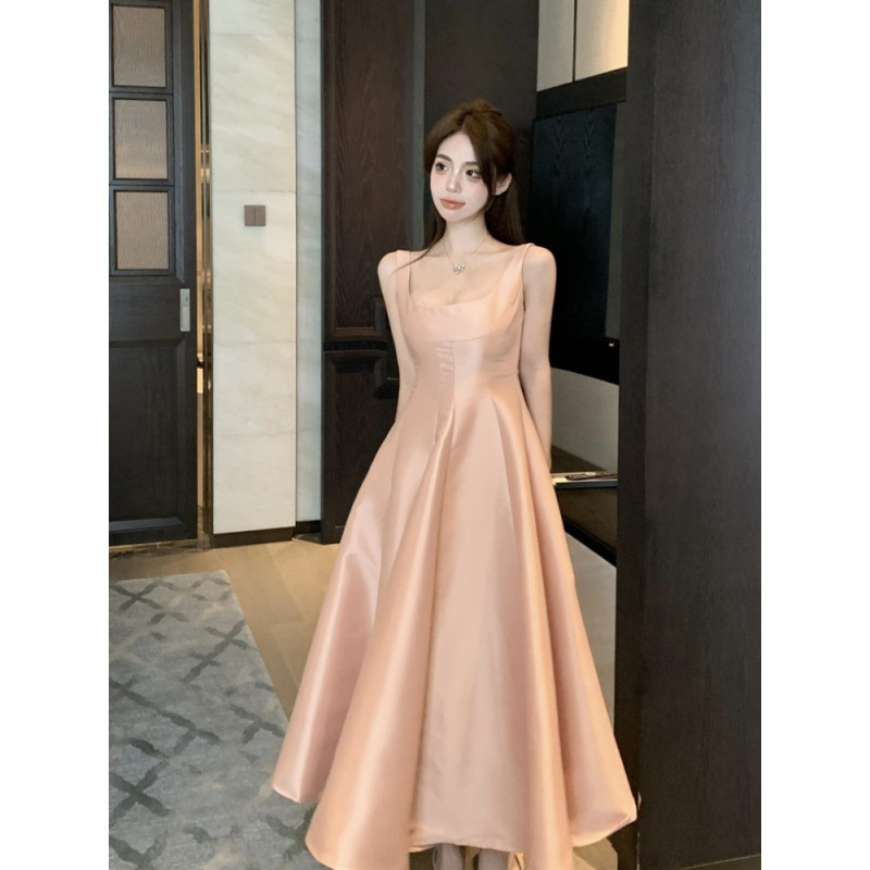缎面吊带连衣裙女春季高级感海边度假长裙|undefined