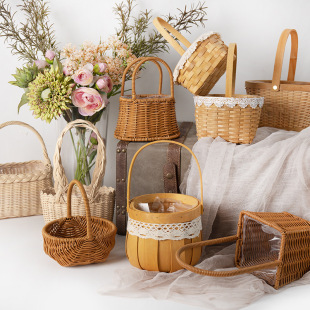 Mother's Day Hand-Held Flower Basket, Creative Hand-Woven Rattan and Bamboo Bouquet, Flower Arrangement Hand-Held Basket, Floral Art Bamboo Weaving Craft
