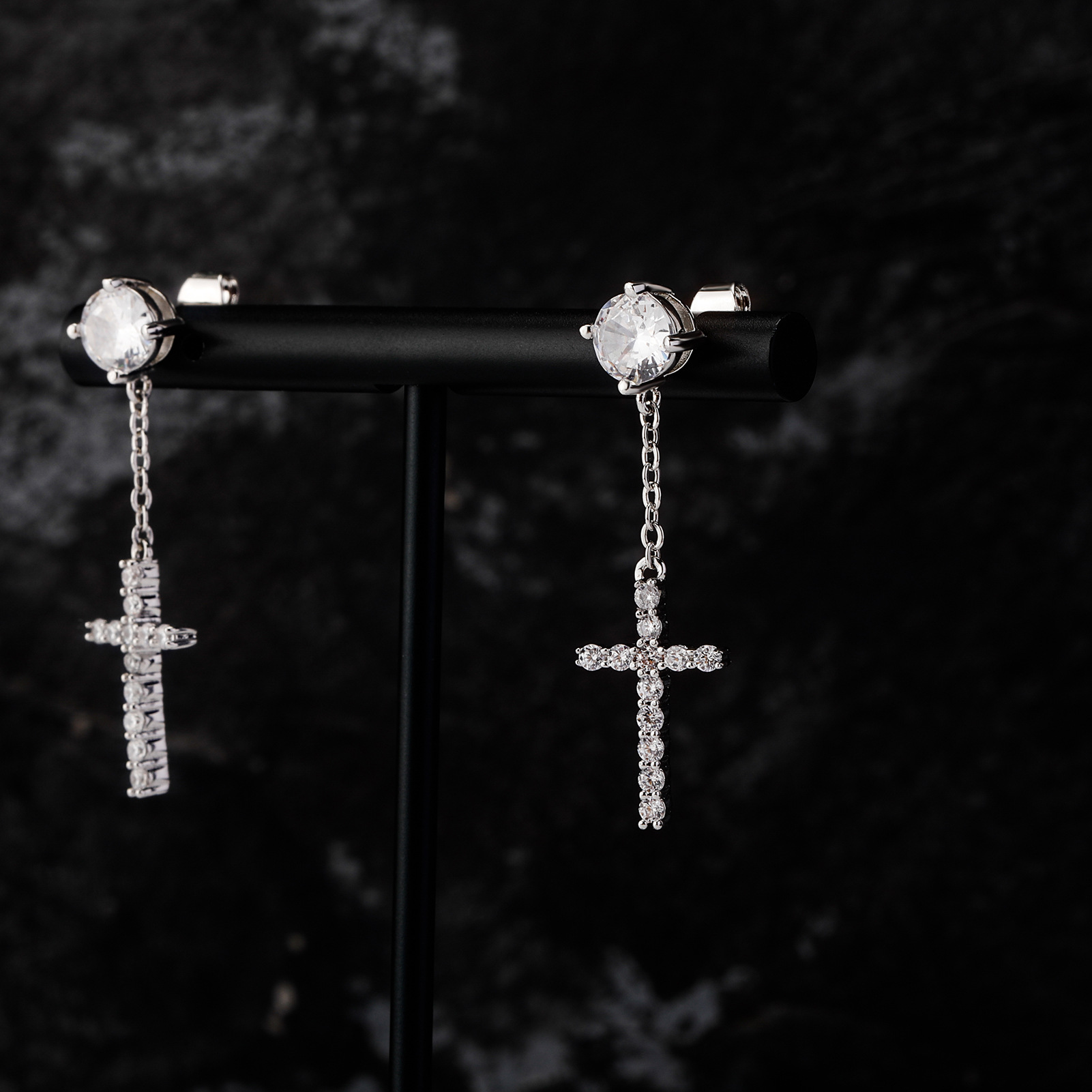 Sophisticated fashionable universal trend earrings