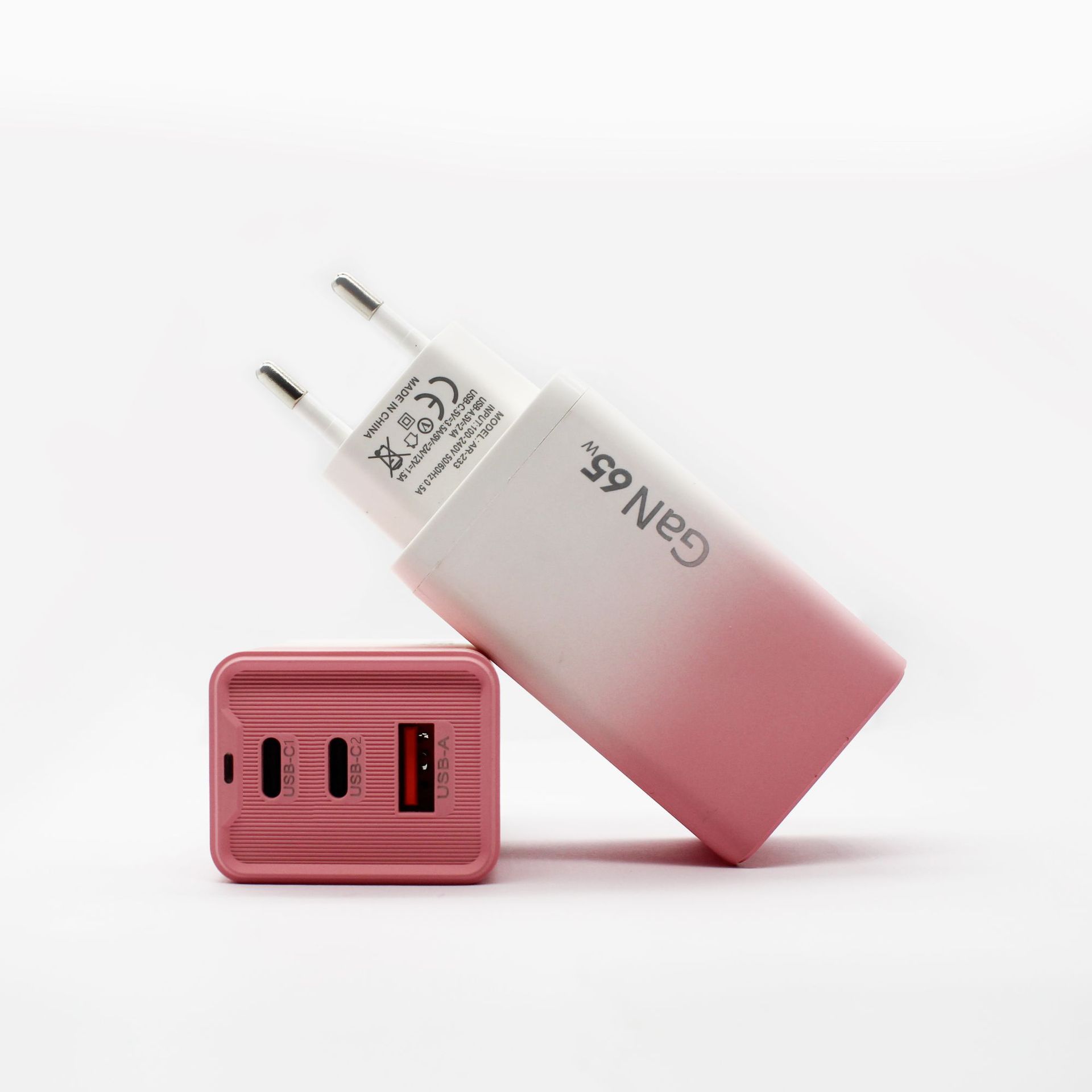 Cabeza de carga multipuerto de 65W transfronteriza usb Type-c carcasa degradada QC3.0 estándar de EE. UU., Europa y el Reino Unido con cabezal de carga de carga rápida ligero