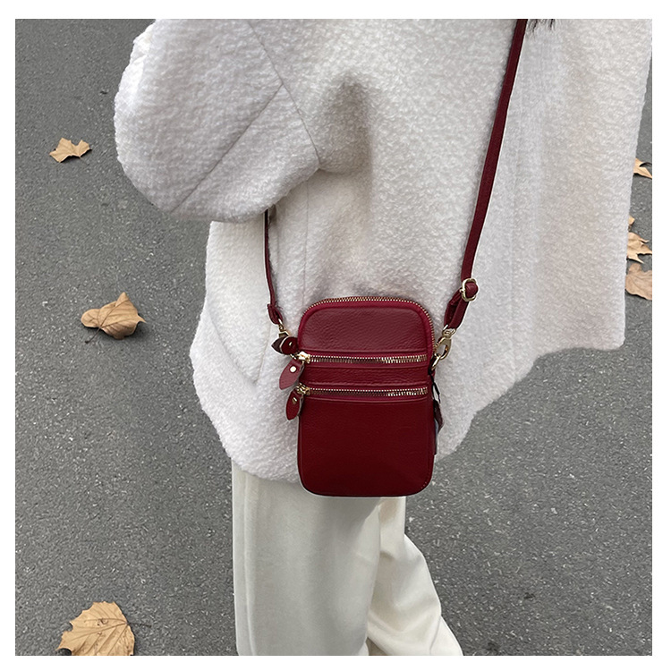 Women's Solid Color Genuine Leather Zipper Phone Wallets display picture 2