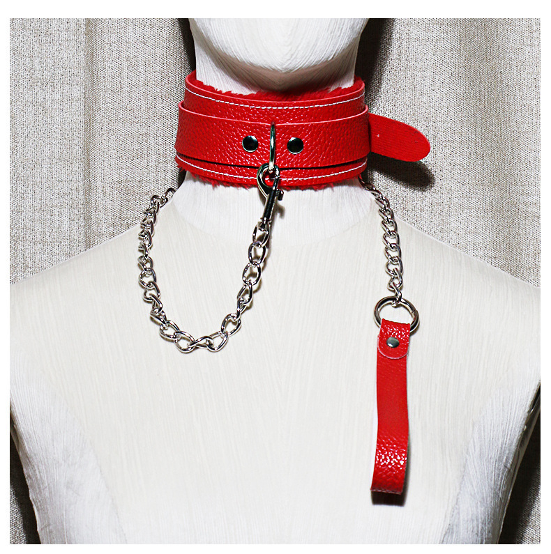 Bondage Collar and Lead Set in Leather for Adult Couples — detail image 18