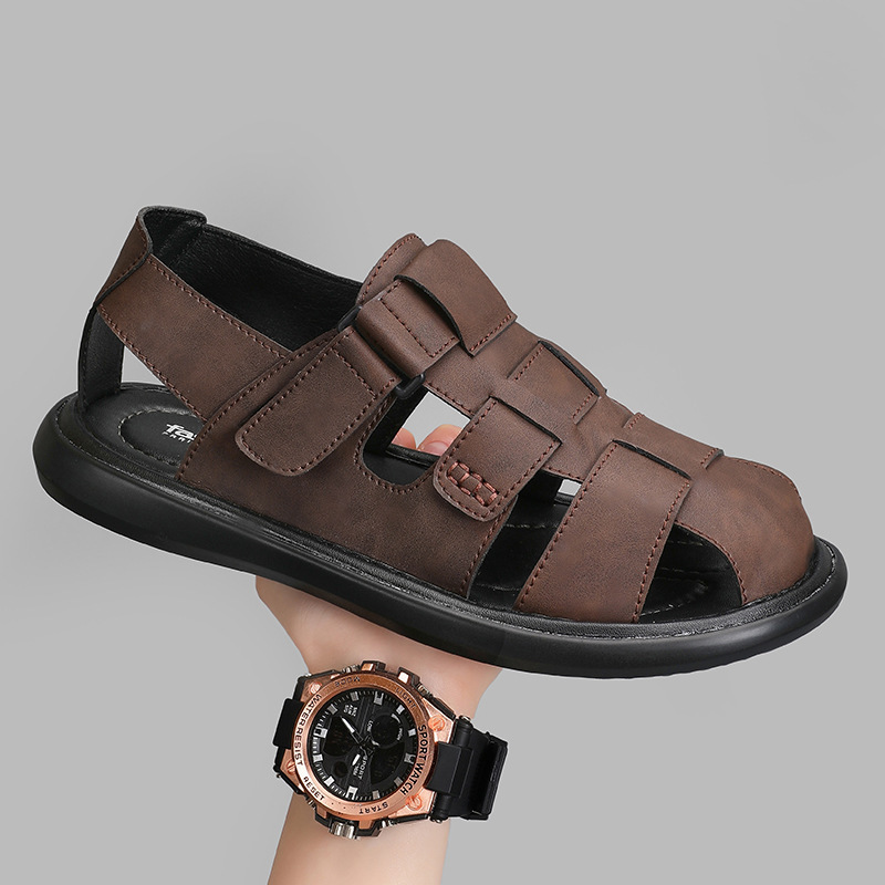 Zapatos de hombre de verano 2025 nueva moda al aire libre de tamaño grande velcro cabeza de pan de cuero de arena plana sandalias casuales de playa