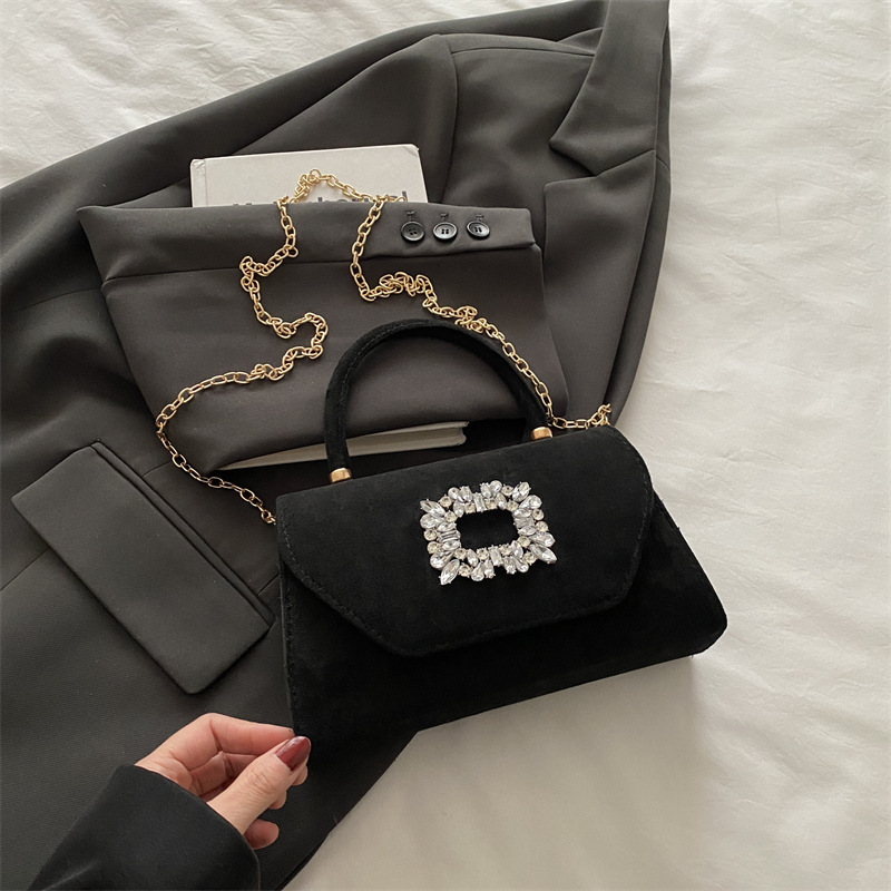 Versión coreana de simple y elegante color sólido 2025 verano nuevo casual cadena de cercanías bandolera bolso cuadrado pequeño de diamante brillante