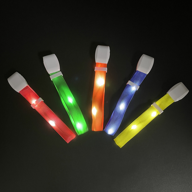 智能遥控15色发光手环LED发光手腕带酒吧演唱会闪光织带手环批发9.jpg