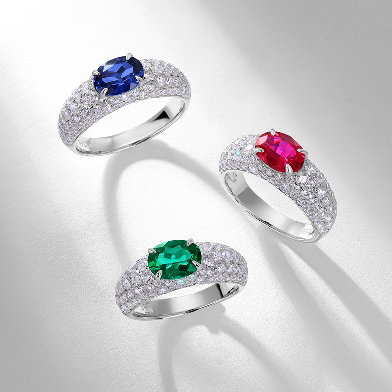 La moda europea y americana transfronteriza cultiva el anillo de esmeraldas femenino S925 con incrustaciones de plata para cultivar el tesoro de color anillo de diamantes completo personalizado de lujo ligero