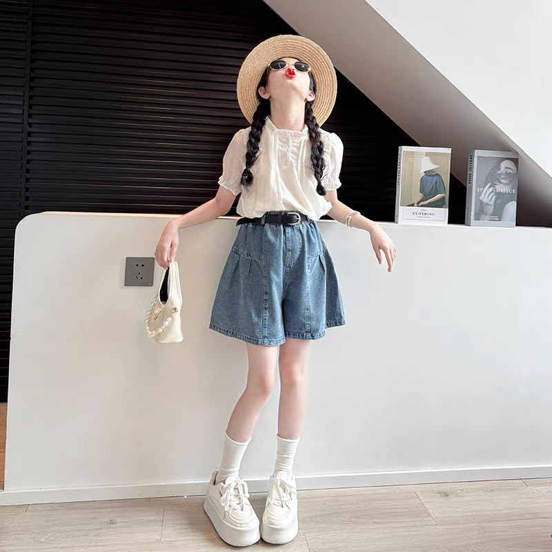 Conjunto de menina com blusa de gola boneca e saia jeans_voghion.com