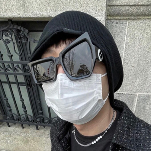 Stylish and Funny Oversized Sunglasses with Raised Eyebrows, Unconventional and Unique, Instagram-Inspired Fashion Sunglasses for Men and Women, Perfect for Selfies and Trendy Looks