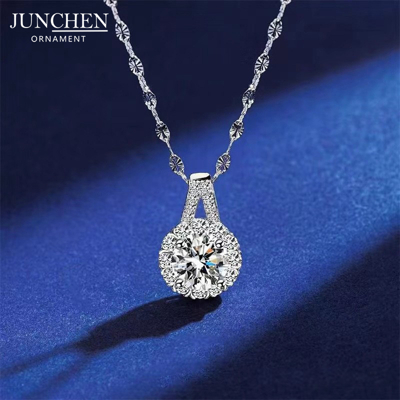 Shake the sound of hot-selling 2 karat Mosan diamond necklace women's fashion temperament simple Joker embossed clavicle chain factory direct sales Shake the sound of hot-selling 2 karat Mosan diamond necklace women's fashion temperament simple Joker embossed clavicle chain factory direct sales