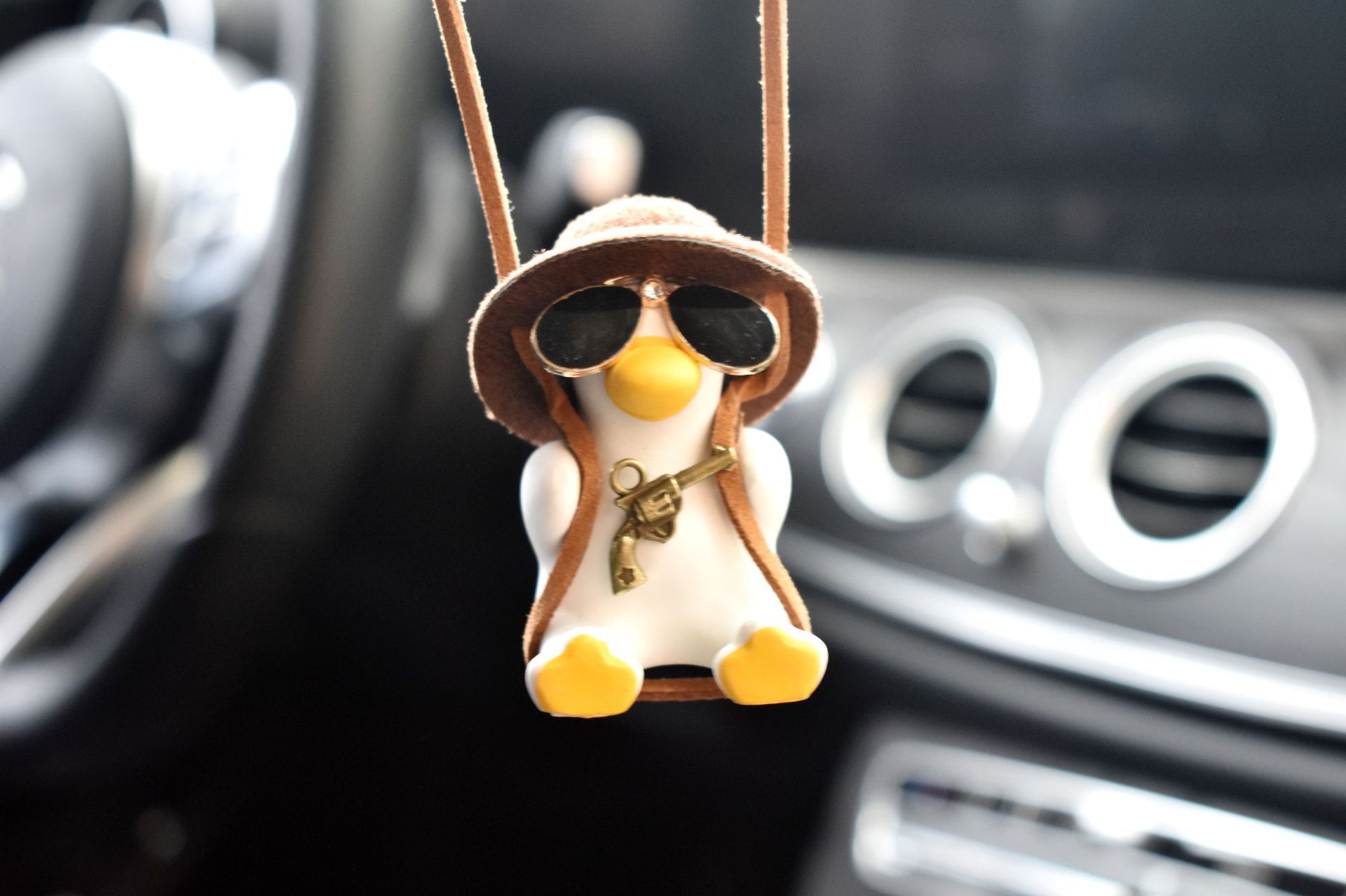 Swing Duck Pink Hat Duck Car Interior Pendant for Women, Popular Car Hanging Decoration for Rearview Mirror