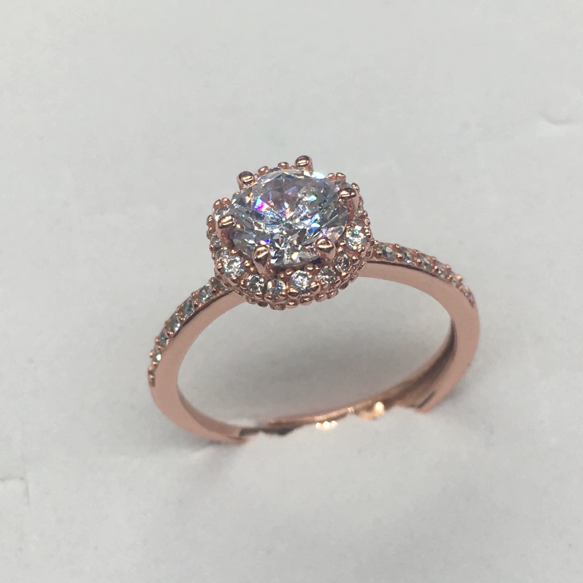 Новый тип V-металла оптовая шестикоготник Mossian diamond цветочная кольцо цветочная группа инкрустированные камни источник прямой эфир цвет серебро покрытие 18K золото