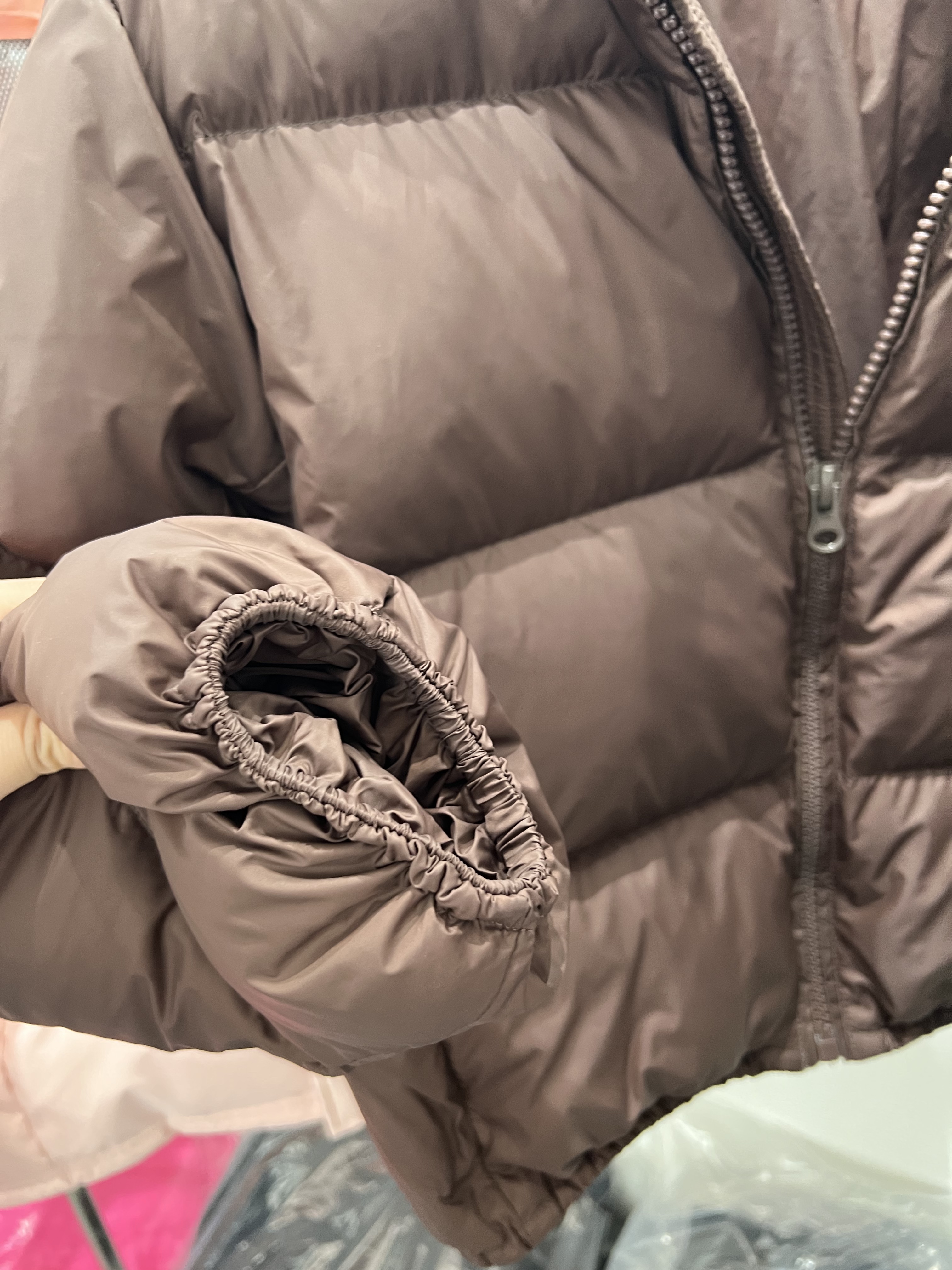White Duck Down Puffer Jacket For Women Trendy Kendall Jenner Style_voghion.com