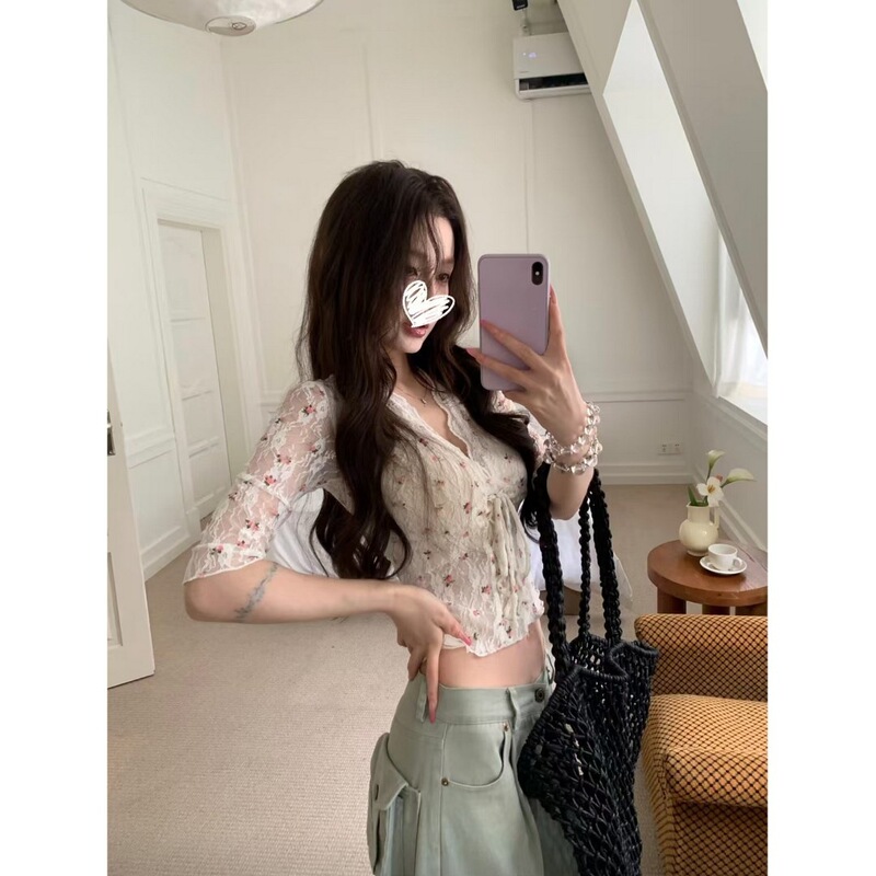 V-Neck Tie-Up Floral Mid-Sleeve Top 2026 Summer Slimming Sweet Sexy Pure Desire Women's Short Lace-Up Blouse V-Neck Tie-Up Floral Mid-Sleeve Top 2026 Summer Slimming Sweet Sexy Pure Desire Women's Short Lace-Up Blouse