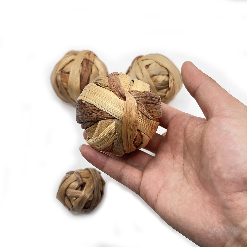 Bola de jacinto de agua tejida a mano bola de paja para mascotas pequeña mascota conejo hámster bola de juguete loro pie bola de juguete