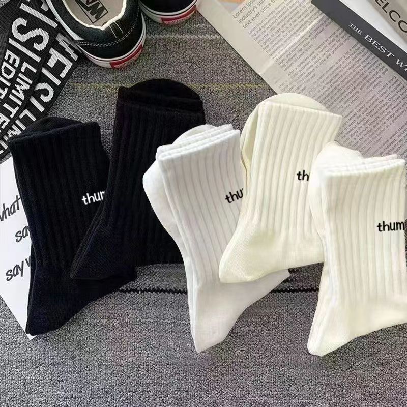 Women's Simple Style Solid Color Polyester Crew Socks A Pair display picture 6