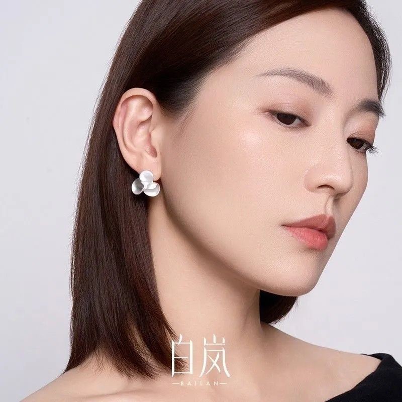 女轻奢小众设计感秋冬新款耳环轻奢|undefined