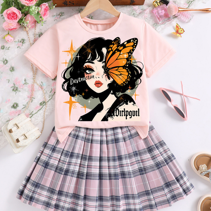Two-Piece Set for Girls with a Butterfly Mask, Round Neck Breathable Short-Sleeve T-Shirt Paired with a Pink and Black Spliced Pleated Skirt Two-Piece Set for Girls with a Butterfly Mask, Round Neck Breathable Short-Sleeve T-Shirt Paired with a Pink and Black Spliced Pleated Skirt