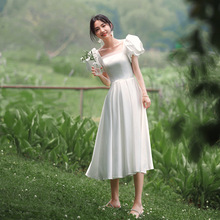 法式轻婚纱2024新款夏季缎面小礼服女简约白色户外旅拍日常连衣裙