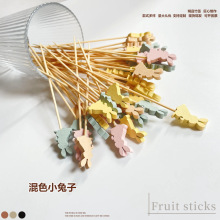 ��ͨ��ɫ������һ���Կɐ�ˮ�����ɐ۾ƺ�С���Ǻ��J���ƺ�