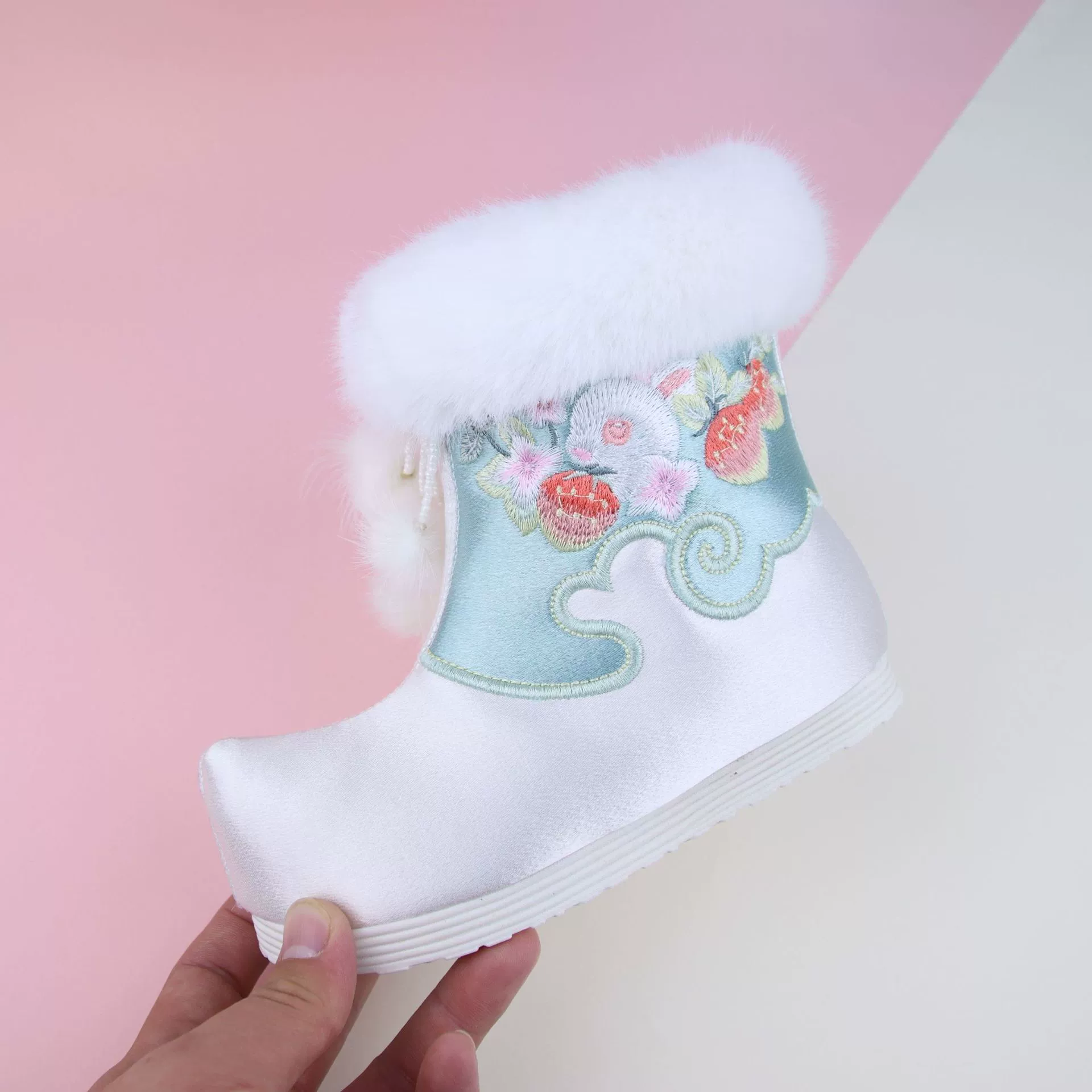 [Rabbit Jue] 2023 новые ботинки для девочек Hanfu в китайском стиле ретро вышивка и бархатные ботинки для детей снежные ботинки