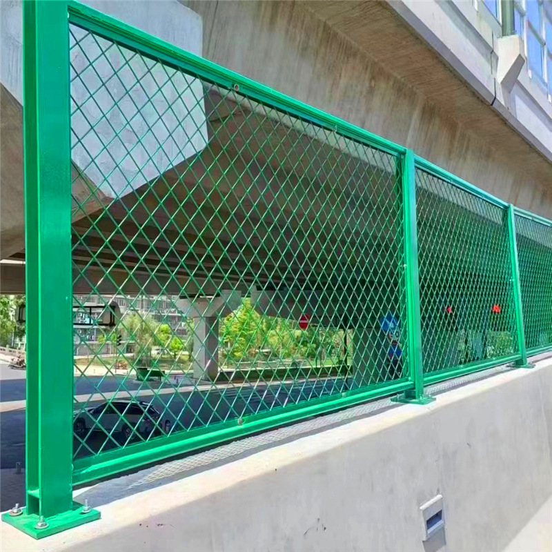 高架防抛网桥梁两侧防坠落护栏网天桥菱形孔钢板防护网高速防眩网