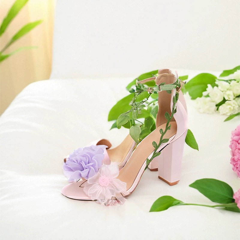 2024 новые трансграничные свадебные туфли розовые туфли на высоких каблуках с толстым каблуком сандалии цветы вышитые ноги голые ремешки свадебные туфли