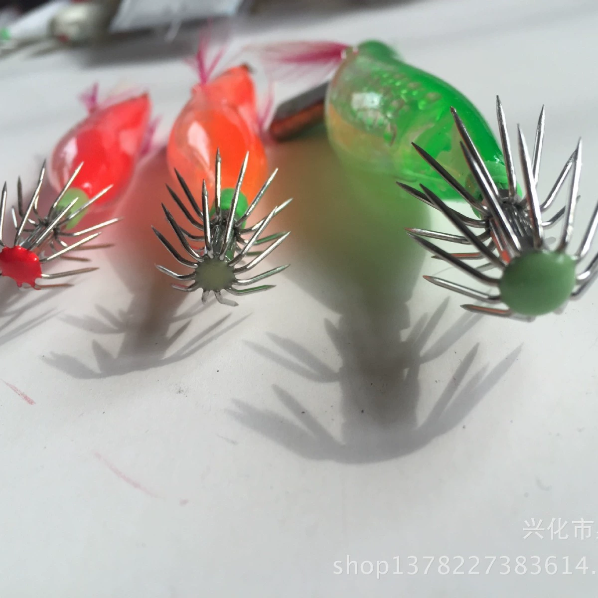 Exit Indonesian banana shrimp night light plastic fish paint shrimp, squid hook bionic biblon road sub -fish bait voltage wholesale