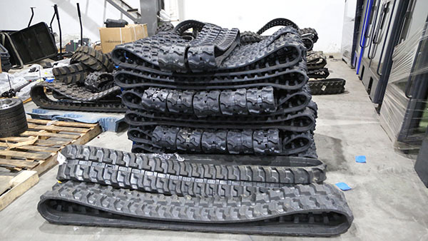 橡胶履带 (3).JPG