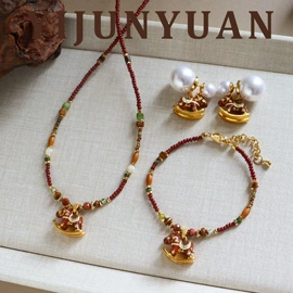 耳环;项链;耳钉