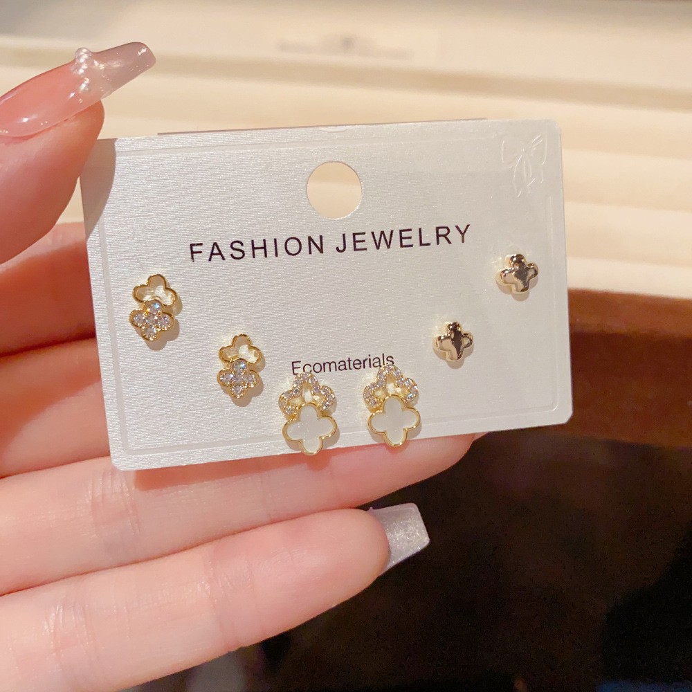 Pendientes cortos con microincrustaciones de circonita para cabello corto, estilo coreano y japonés, modernos y versátiles, juego de tres piezas de pendientes sencillos para mujer.