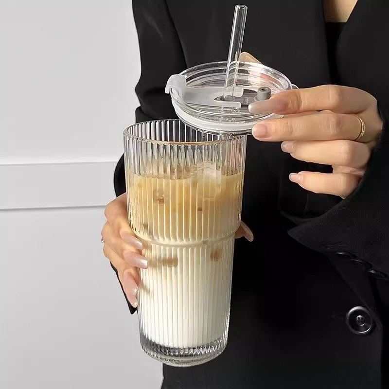 フロントガラスの見栄えの良い縦縞ガラスストロー付き大容量ジュースドリンクコーヒーカップ|undefined