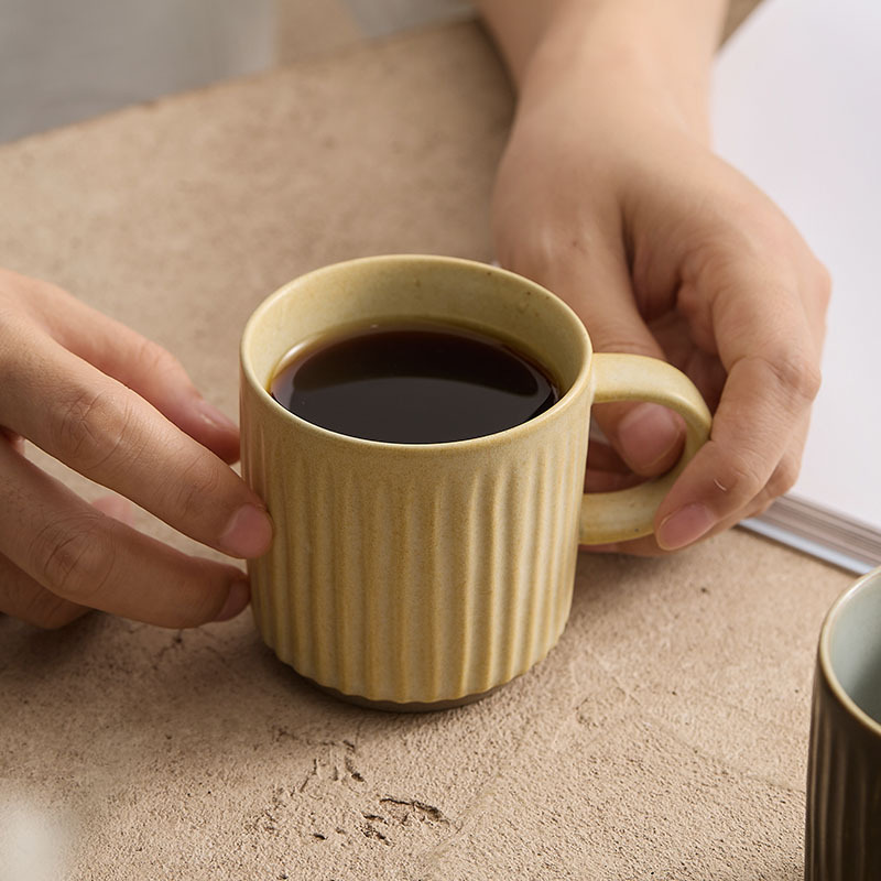 Taza de café de cerámica japonesa a mano, taza de marca retro, simple, hogar, alta calidad, taza de menú de la tarde, taza de pareja exquisita