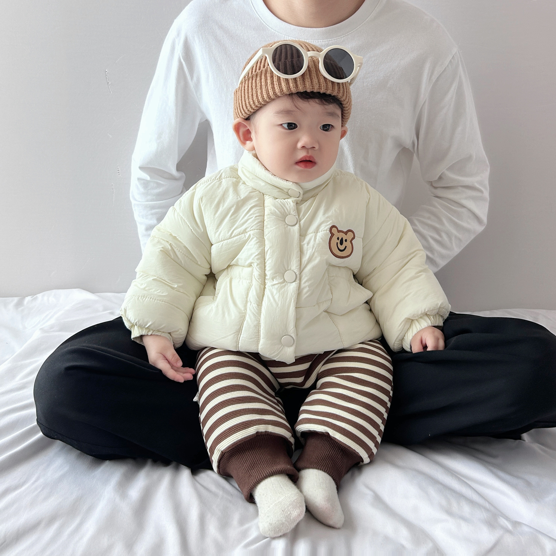 Los niños coreanos de moda Fan niños de collar de algodón de terciopelo ropa de algodón femenina letras de invierno abrigo caliente