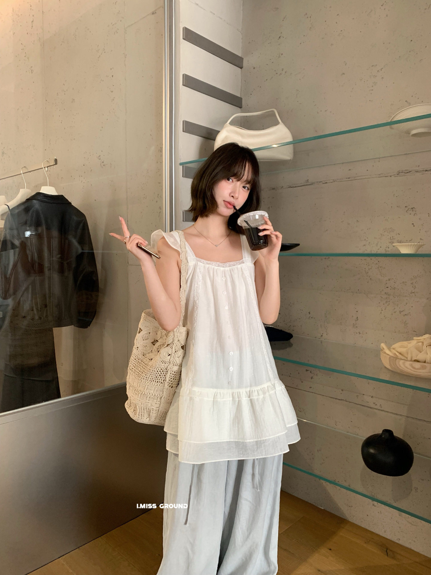 Áo hai dây phối ren xếp tầng phong cách đồng quê Pháp, tay lỡ xòe nhẹ, dáng suông thoải mái — xanh đậm, màu hồng, màu trắng, Xanh da trờicolor chi tiết 14
