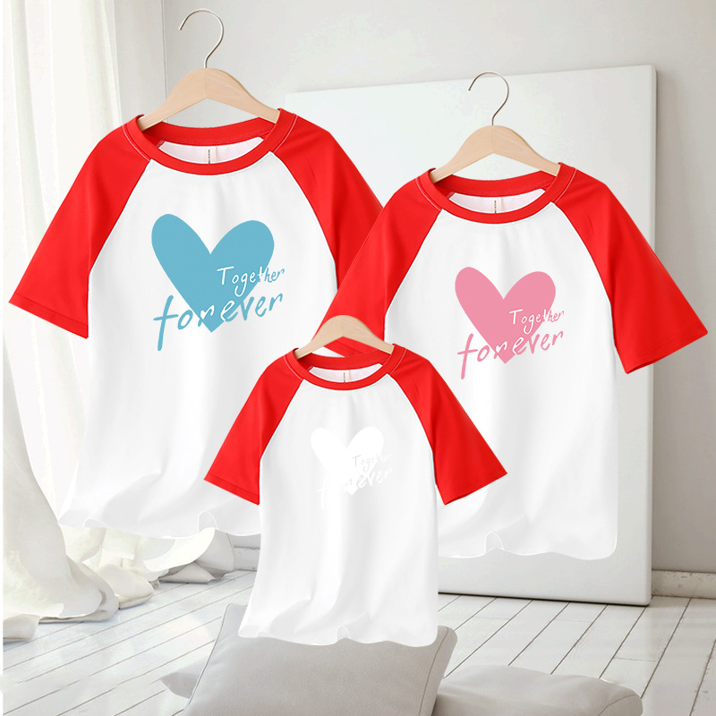 Ropa de padre e hijo retrato familiar manga corta 2024 Nuevo estilo una camiseta de tres bocas logotipo impreso jardín de infantes Ropa de jardín ropa de grupo