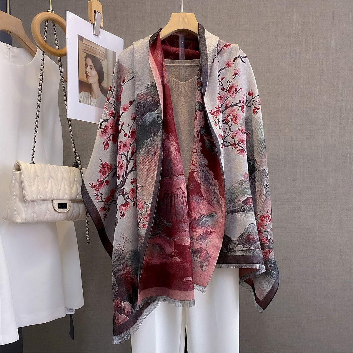 Neue Herbst-/Winterkollektion 2026: Kaschmirschal für Damen, hochwertiges Tragegefühl, luxuriöser, leichter Winter-Cape mit H-Logo, dicker und warmer Halsschmuck_voghion.com