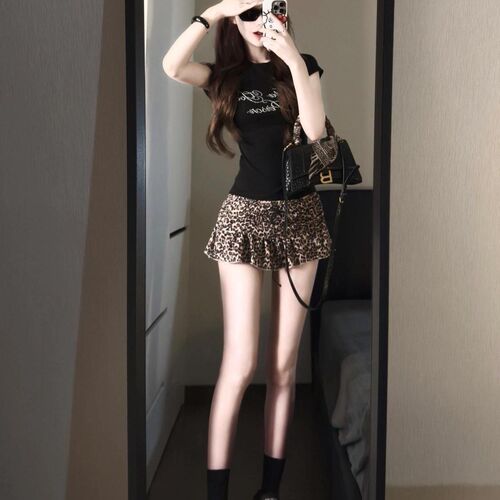 Sweet and Spicy Style Niche Embroidered Short-Sleeve T-Shirt Set for Women Summer Hot Girl Leopard Print Skirt Bodycon Top Instagram