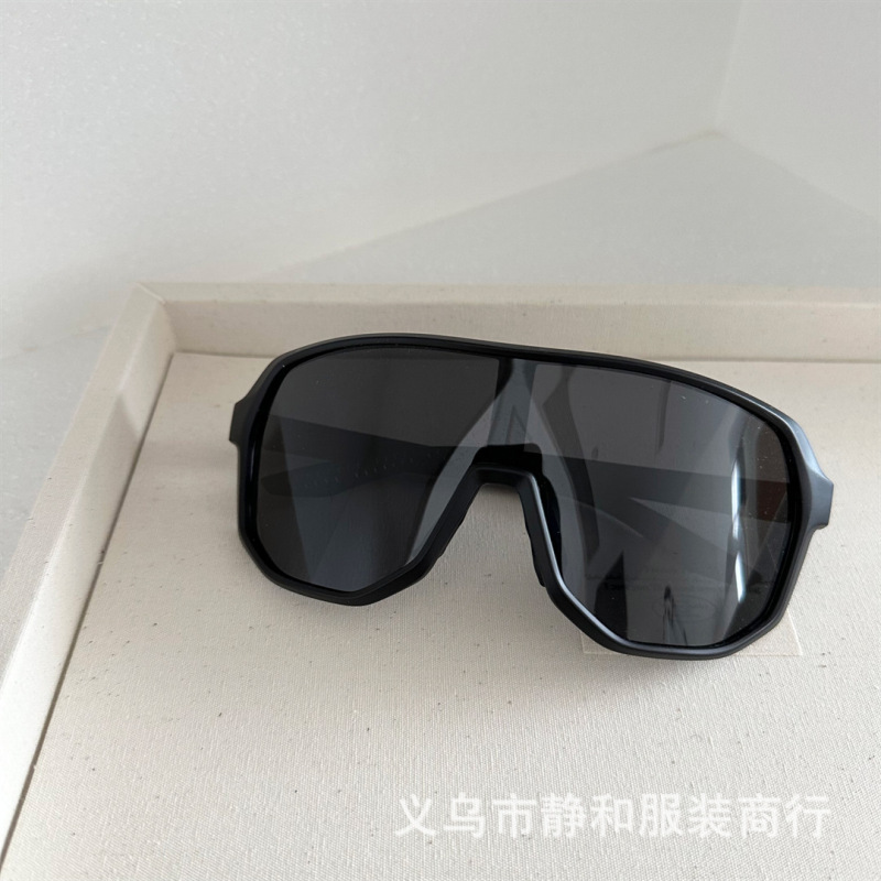 夏の新しいスタイルの拡大フレーム屋外サイクリング防風サングラス、男性と女性用、ファッショナブルでシンプルな顔見せ小型登山ゴーグル|undefined