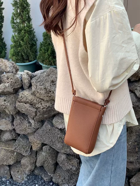 Korean Little Sister Retro Mobile Phone Bag Women's Crossbody 2023 New Practical Simple All-match Portable Vertical Mobile Phone Bag
