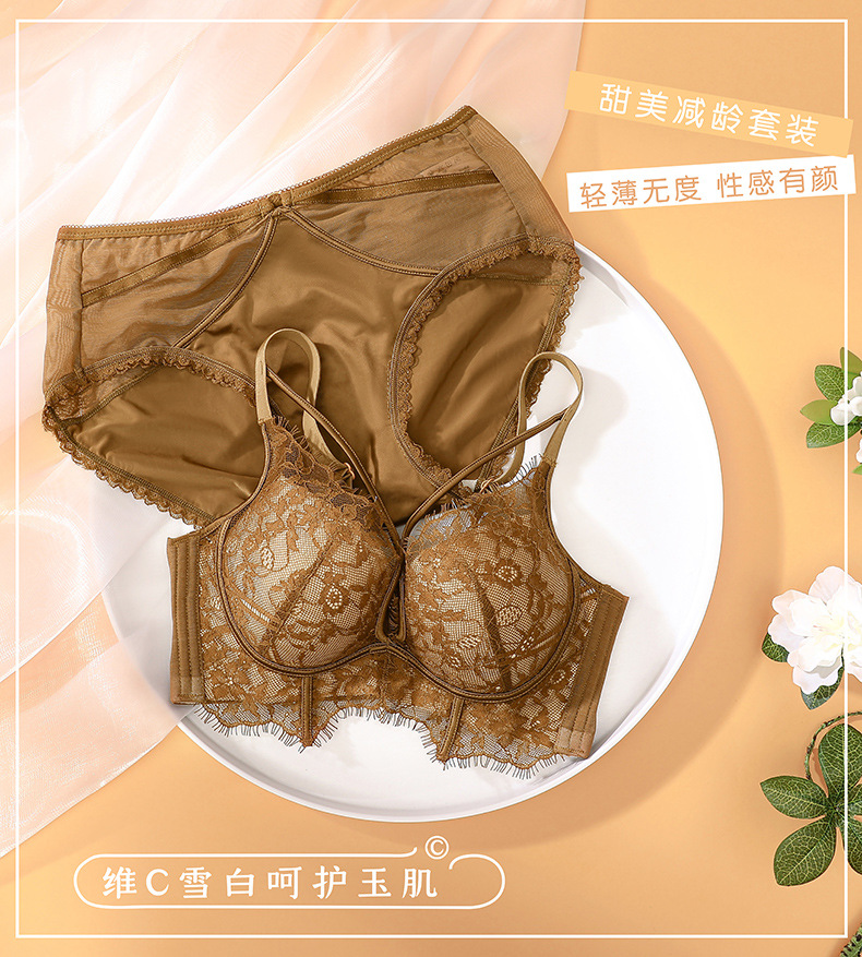 Traje amarillo Castaño