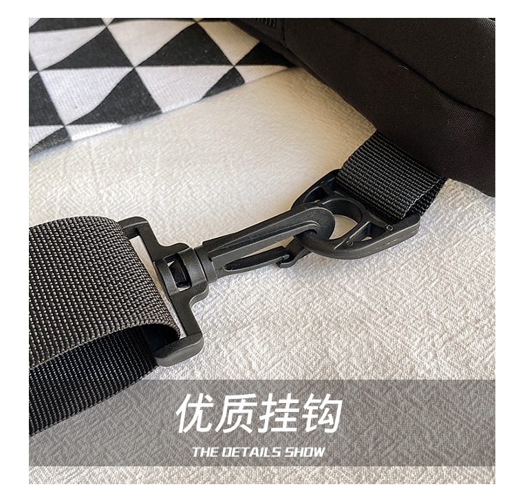 Fashionable crossbody phone bag, niche chest bag, mini crossbody bag, casual Japanese sporty small bag, light and simple single-shoulder bag Application Scenario