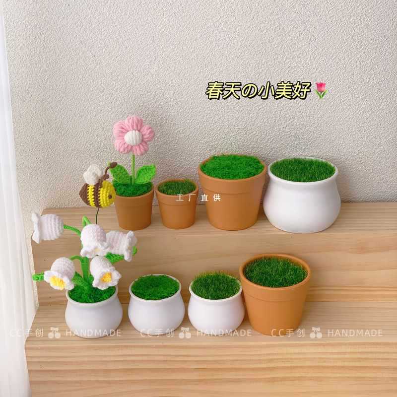 Plastic matte flowerpot