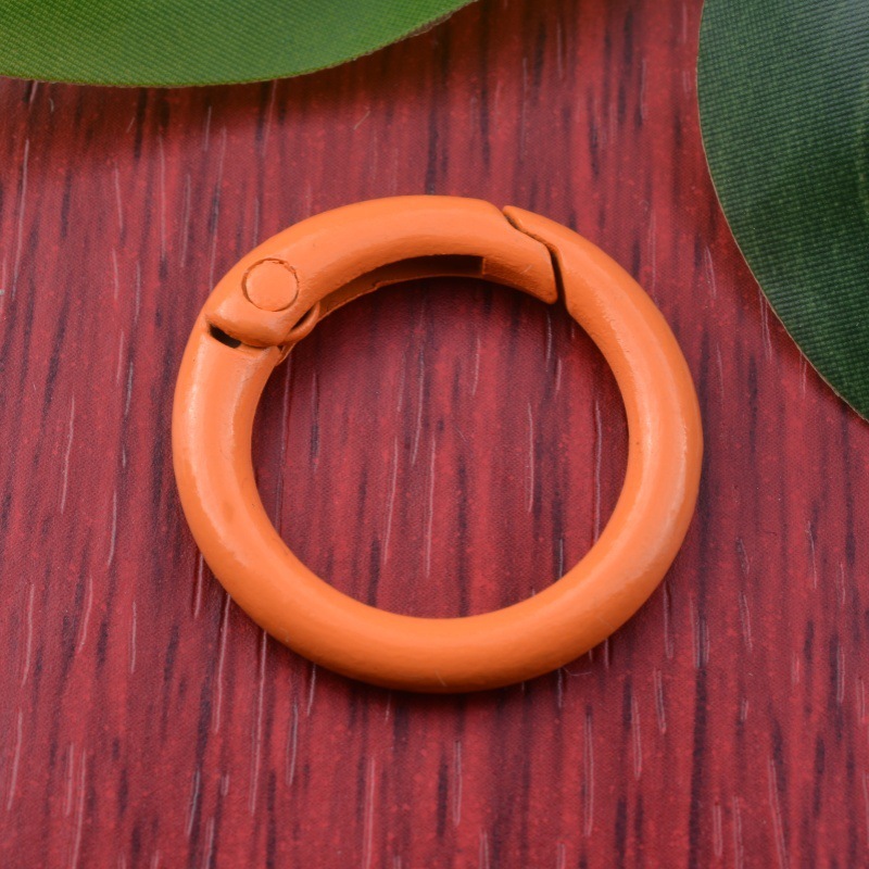 人形ブラインドボックス diy ジュエリーアクセサリーカラーペイント 33 ミリメートルスプリングコイルキーホルダーリングバッグペンダント小さなラウンドバックル|undefined
