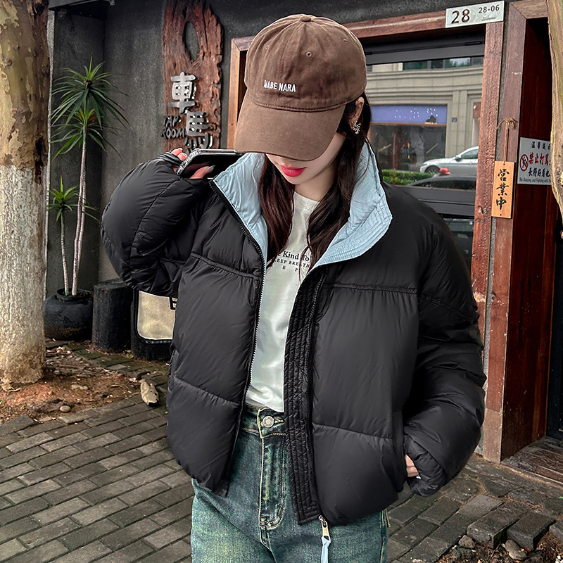 2024 nueva ropa de algodón de invierno de mujer corto cuello de algodón suelto grueso ropa de pan chaqueta de algodón de color caramelo coreano