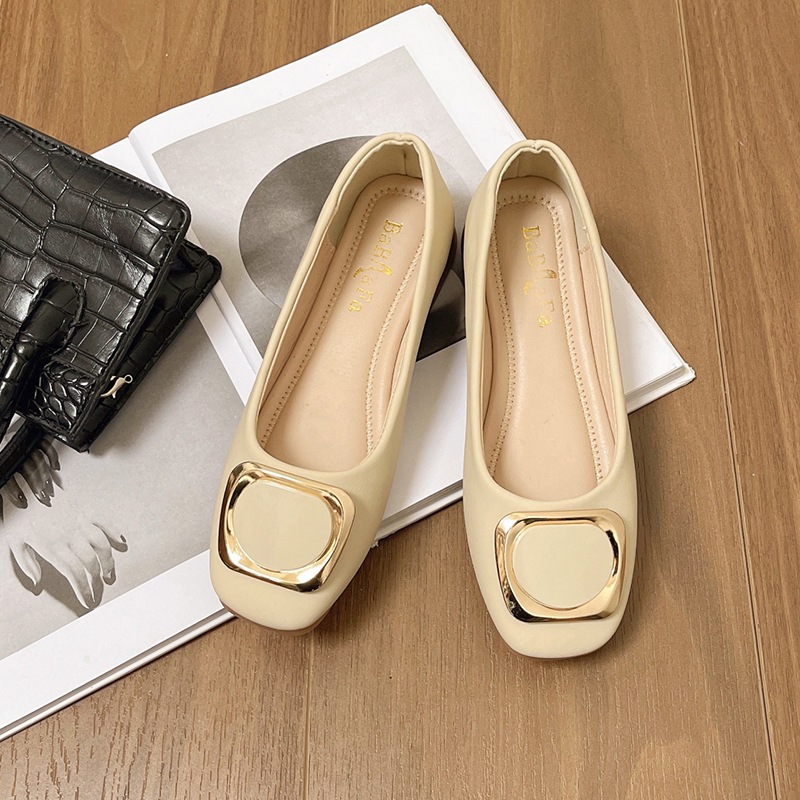 Zapatos de cabeza cuadrada para mujeres 2025 nuevo estilo de primavera y otoño con una hermosa falda de talón bajo con suela suave un zapato de pedal