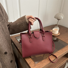 �߼��а���Ů2025�＾�¿�ͨ��Ҹ�°��r�к��sС���OӋ�μ�б���