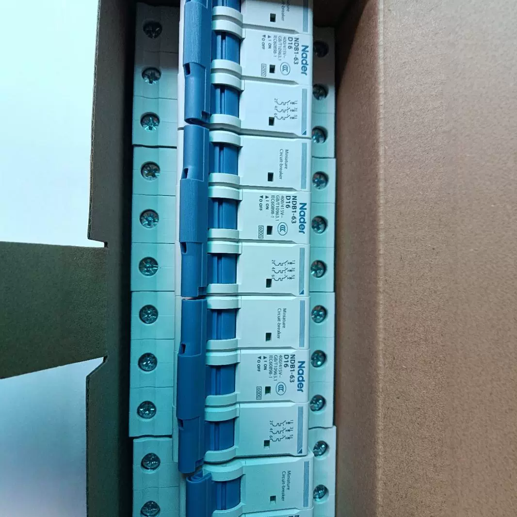 Новый оригинальный маленький автоматический выключатель NDB1-63 D16/3