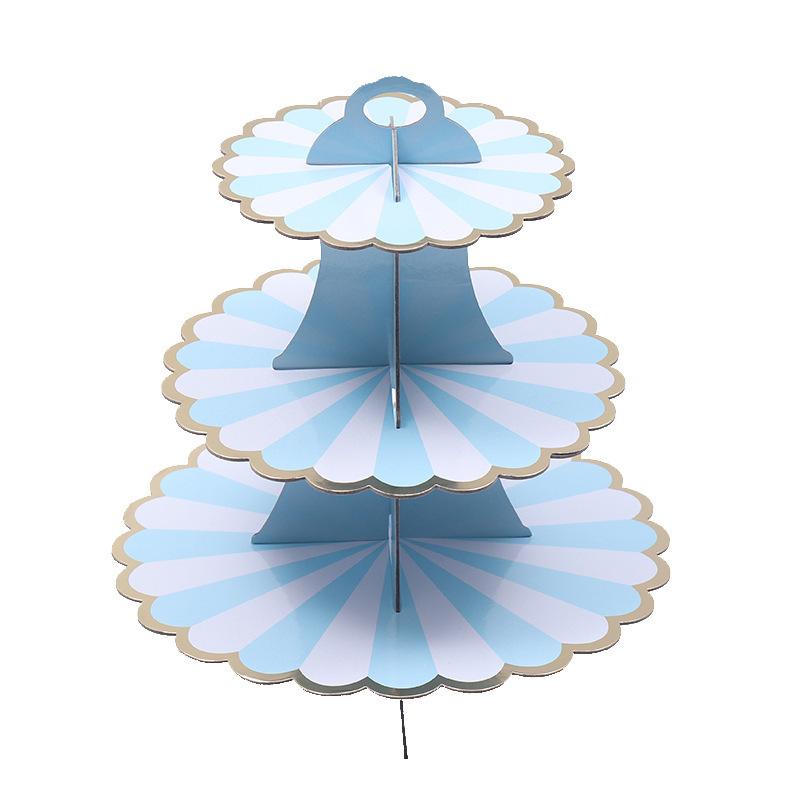 En stock monocromo de tres capas de pastel dorado soporte desechable mesa de postre creativo postre pantalla soporte bandeja traje